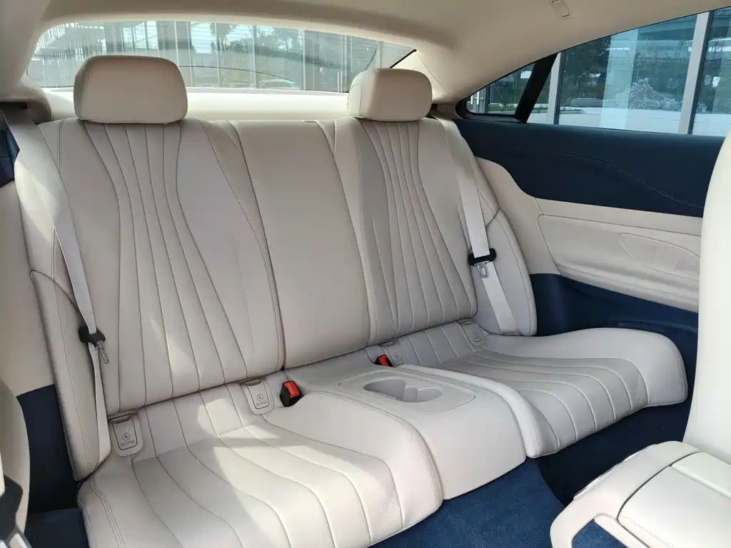 Mercedes-Benz E-Class 2023 — фото 13