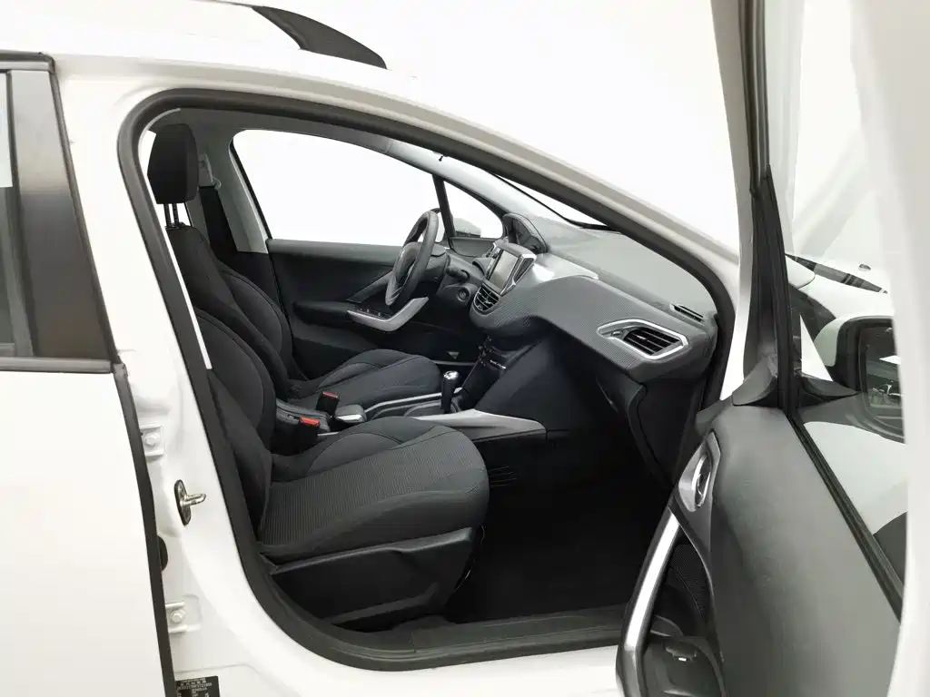 Peugeot 2008 2015 — фото 23