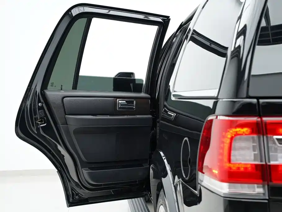 Lincoln Navigator 2018 — фото 14