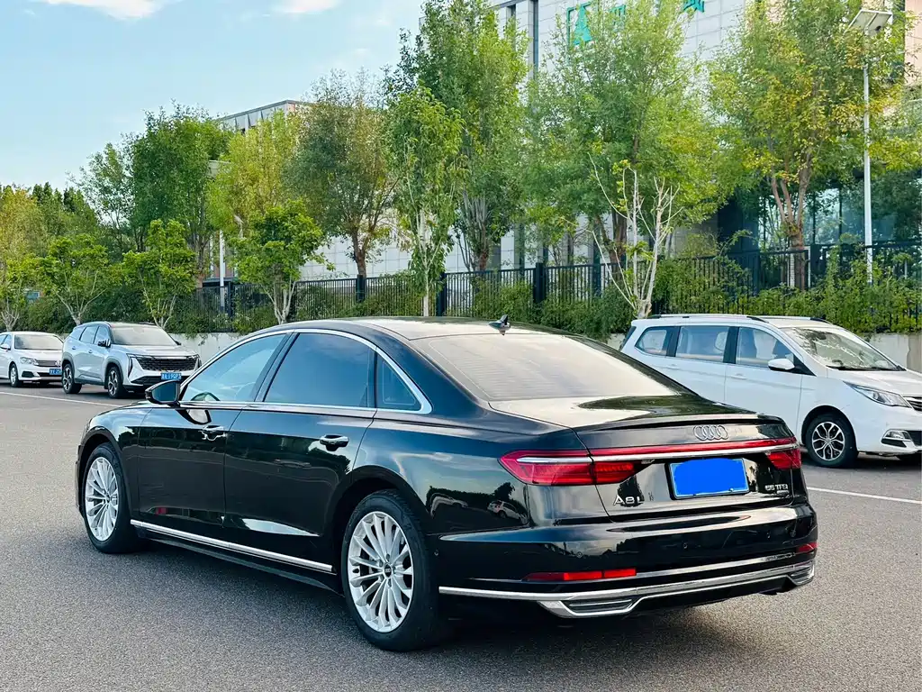 Audi A8 2019 — фото 4