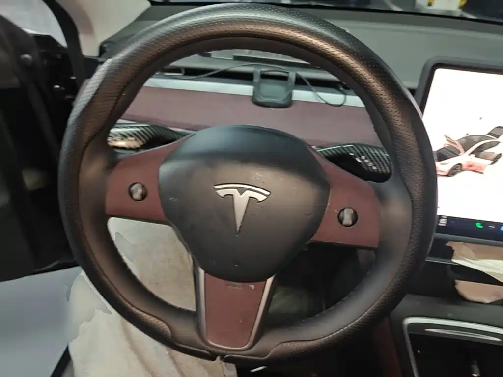 Tesla Model Y 2021 — фото 11