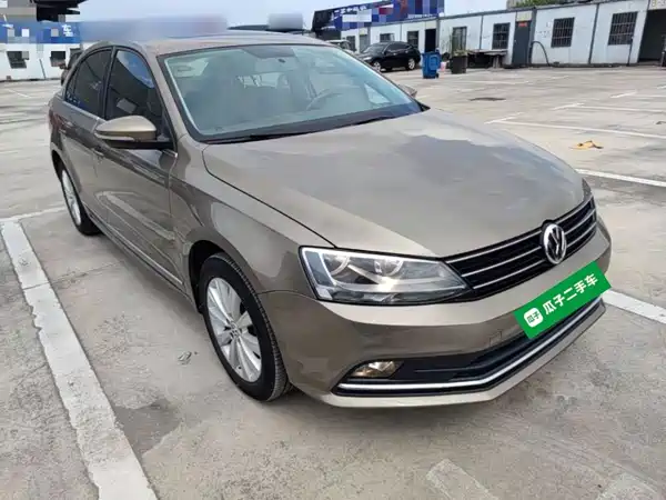 Volkswagen Sagitar 2016