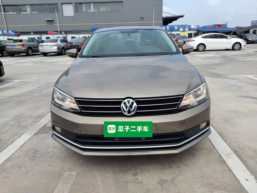 Volkswagen Sagitar 2016