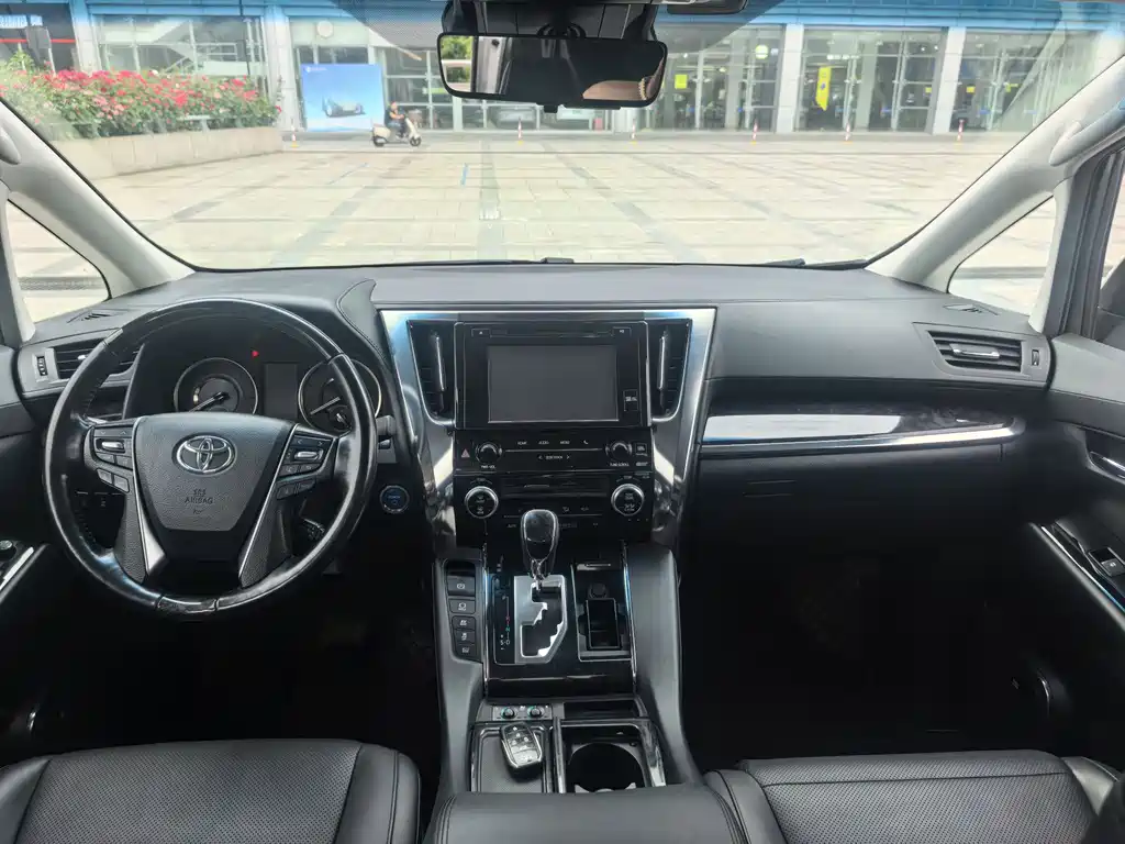 Toyota Vellfire 2020 — фото 13