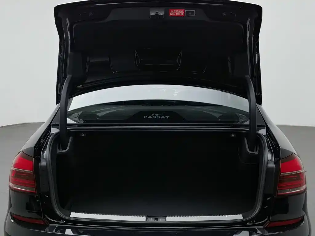 Volkswagen Passat 2019 — фото 16