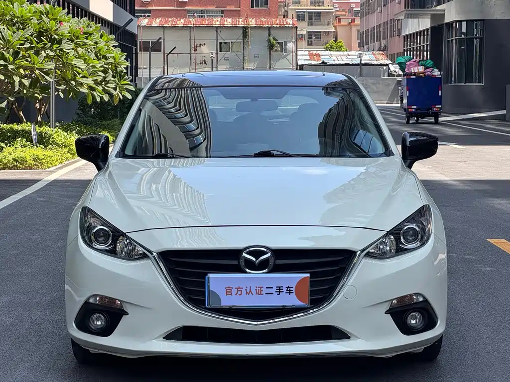 Mazda 3 Axela 2015