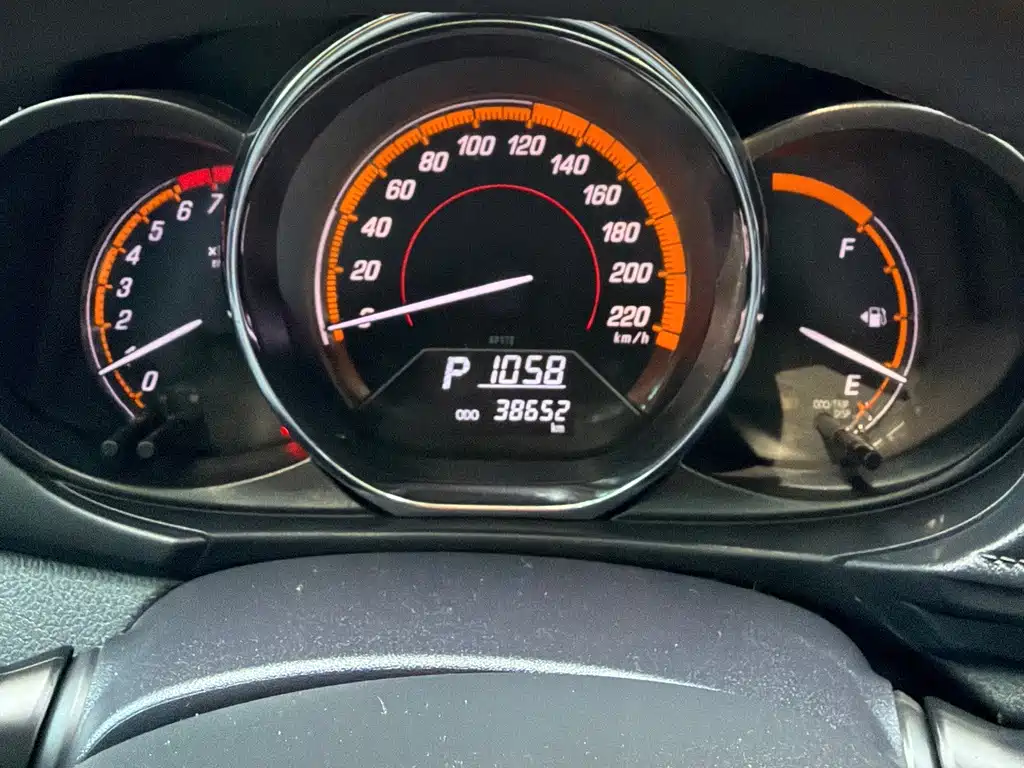 Toyota Yaris L 2022 — фото 11