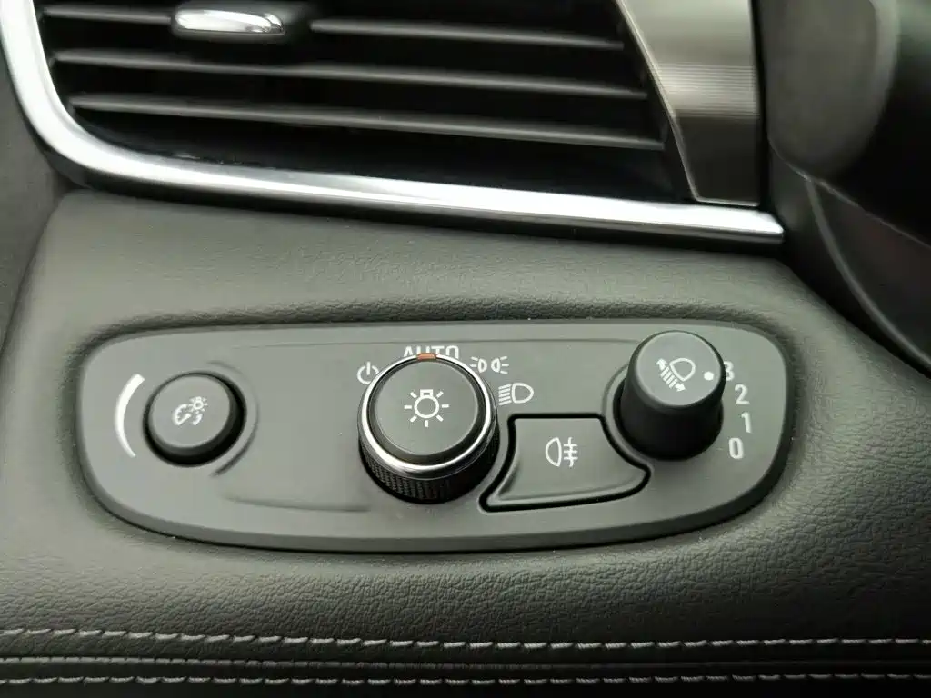 Buick LaCrosse 2021 — фото 21