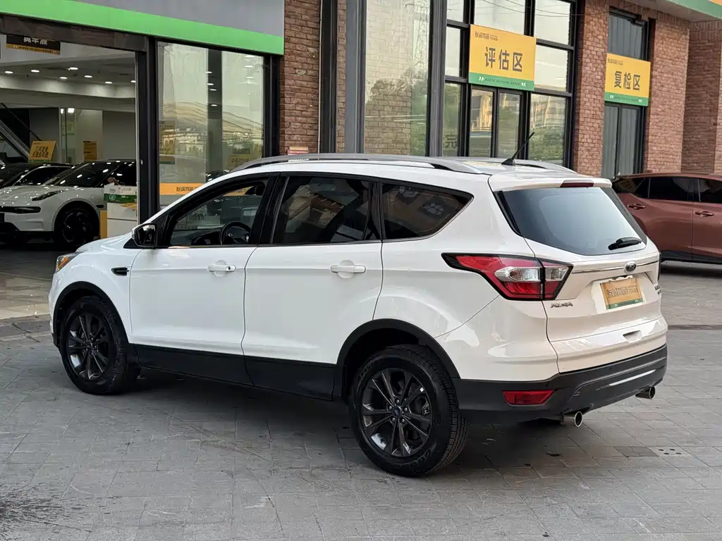 Ford Kuga 2021 — фото 6