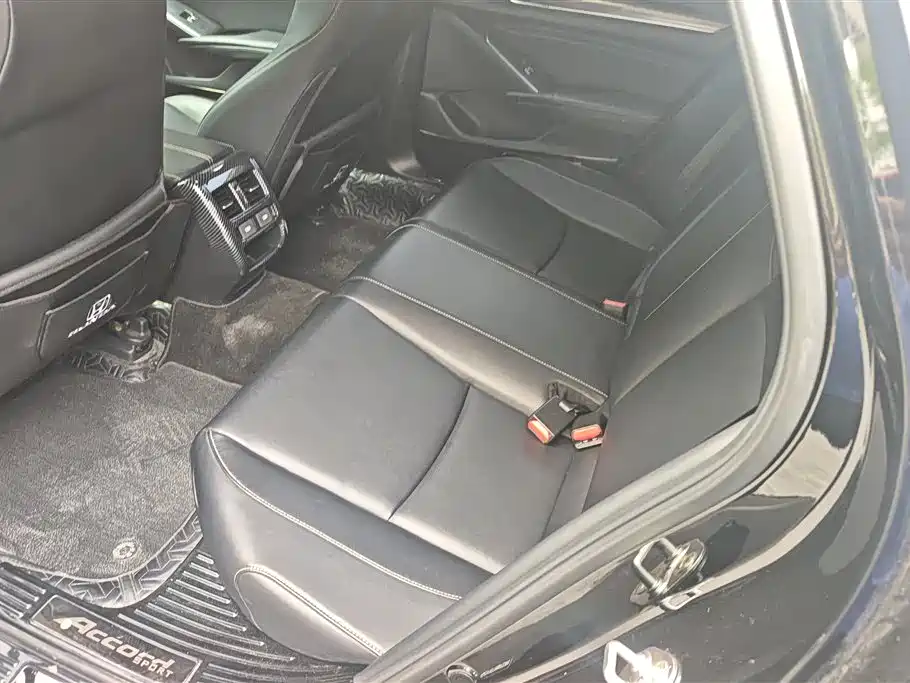 Honda Accord 2022 — фото 11