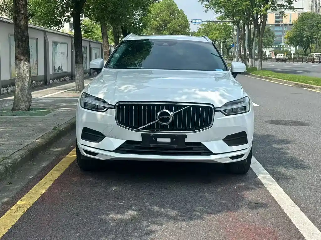 Volvo XC60 2018 — фото 2
