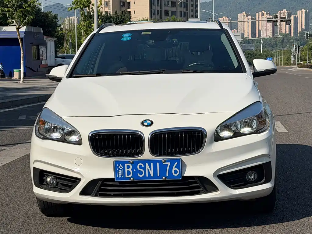 BMW 2 Series Station Wagon 2015 — фото 2