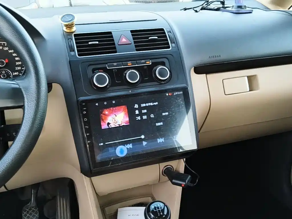 Volkswagen Touran 2015 — фото 13