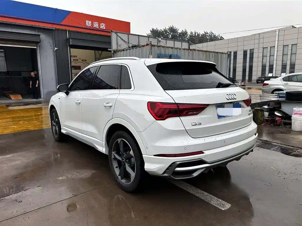 Audi Q3 2023 — фото 10