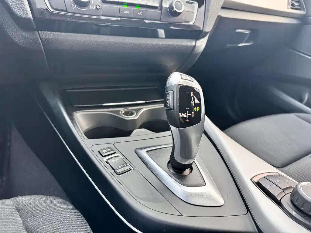 BMW 1 Series 2016 — фото 15
