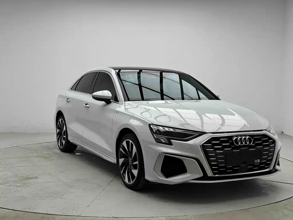 Audi A3 2023 — фото 5