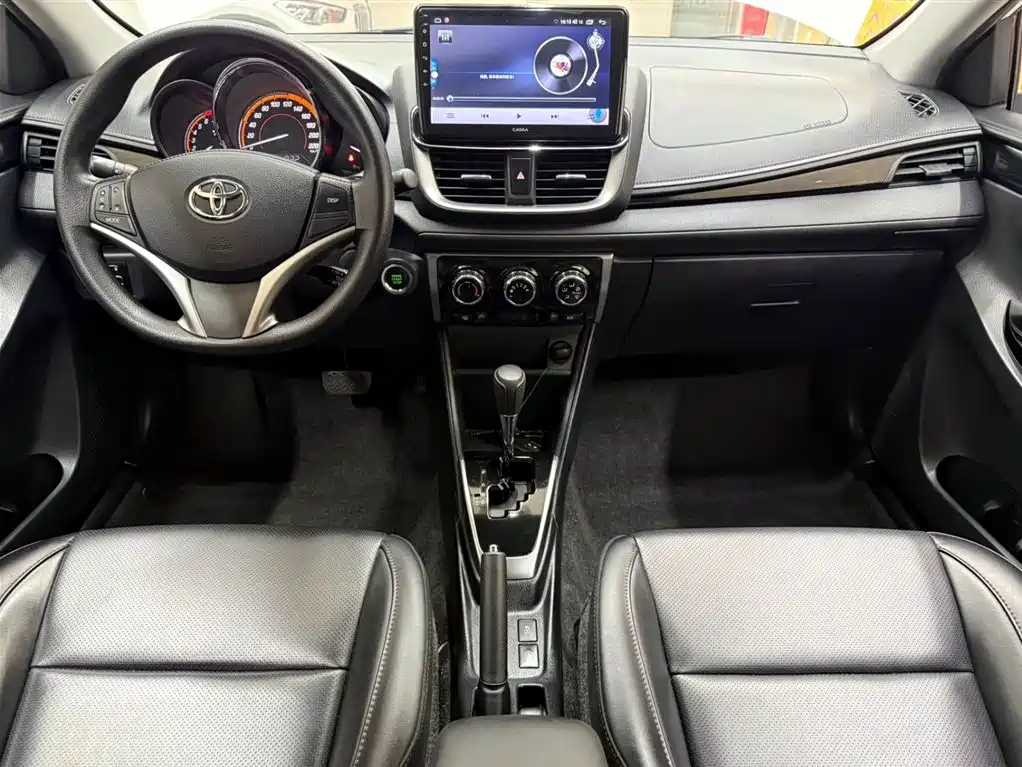 Toyota Yaris L 2022 — фото 18
