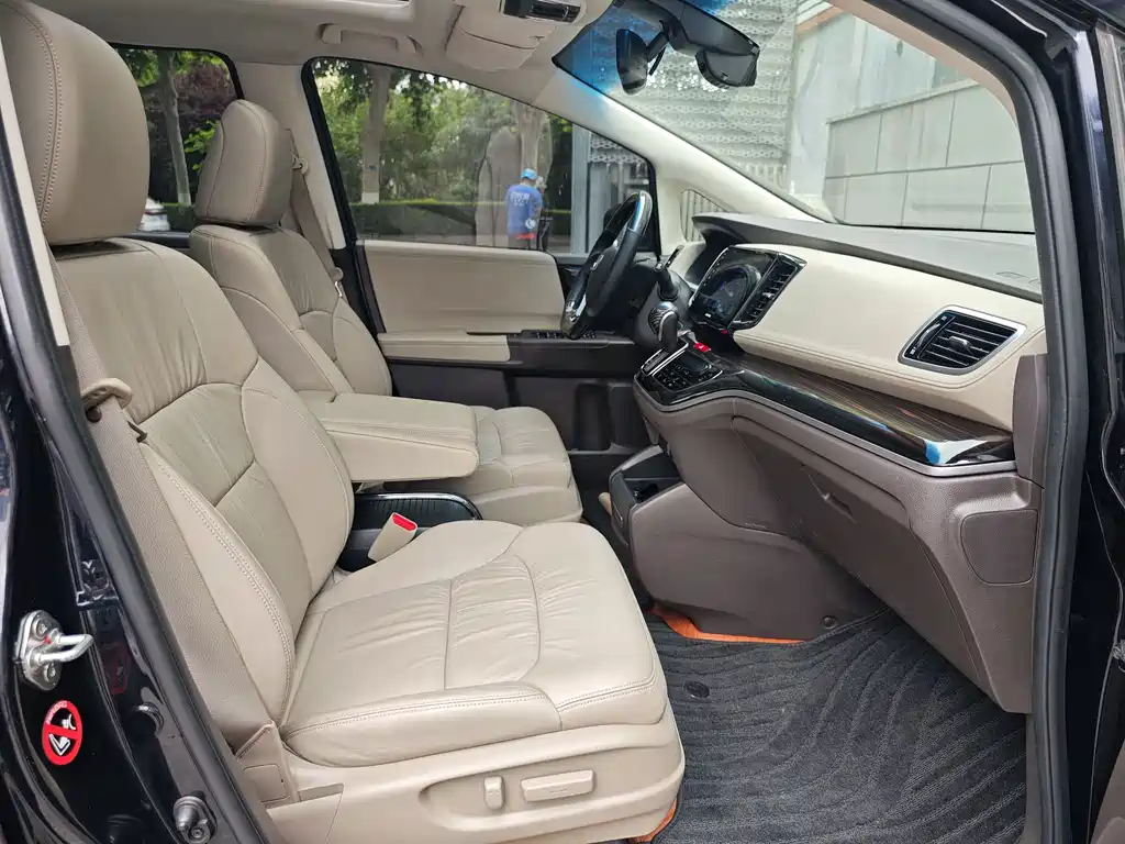 Honda Odyssey 2018 — фото 13