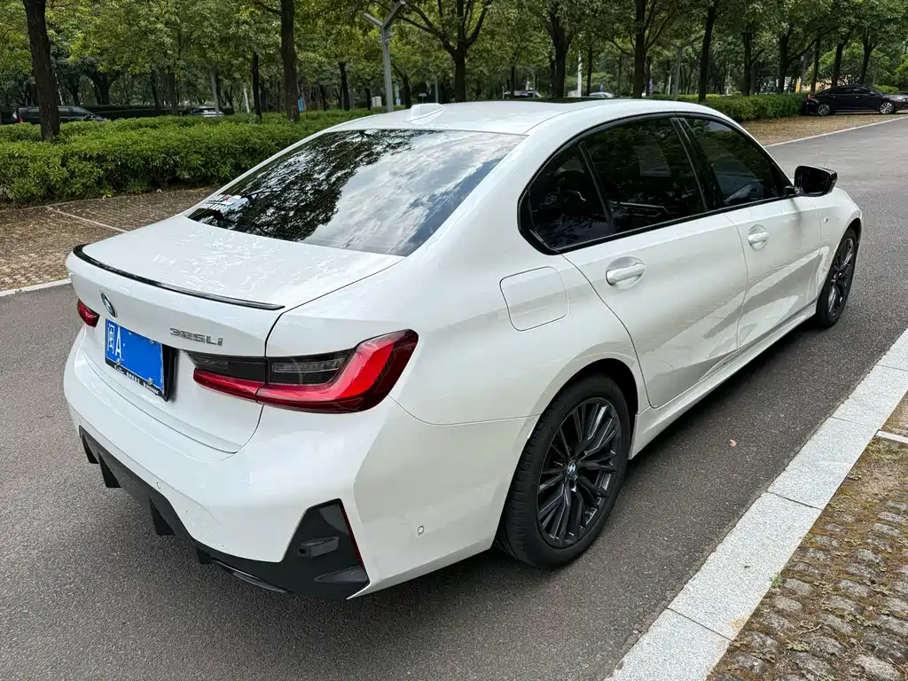 BMW 3 Series 2023