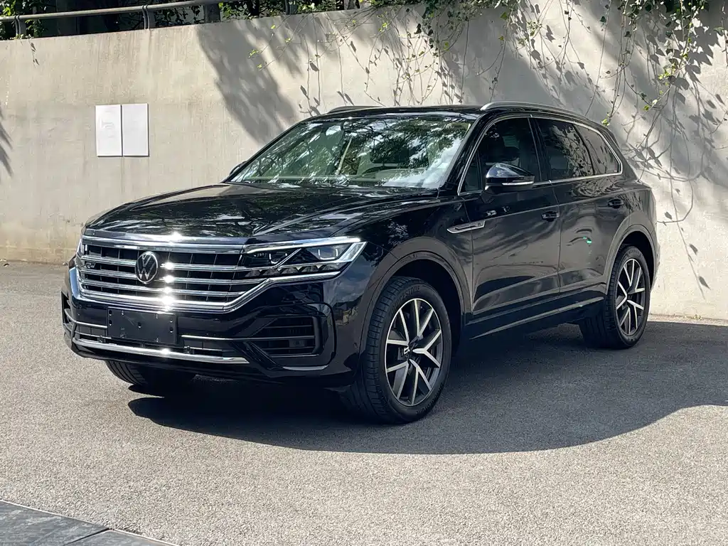 Volkswagen Touareg 2021 — фото 1