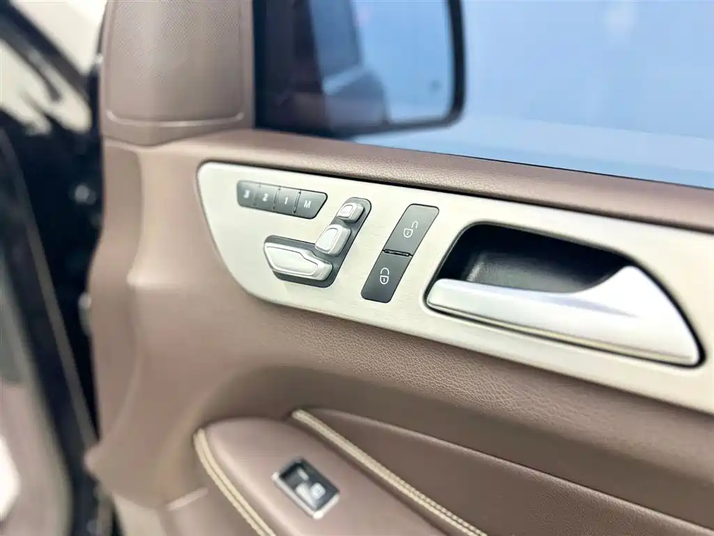 Mercedes-Benz GLS 2016 — фото 20