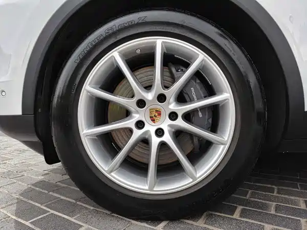 Porsche Cayenne 2024