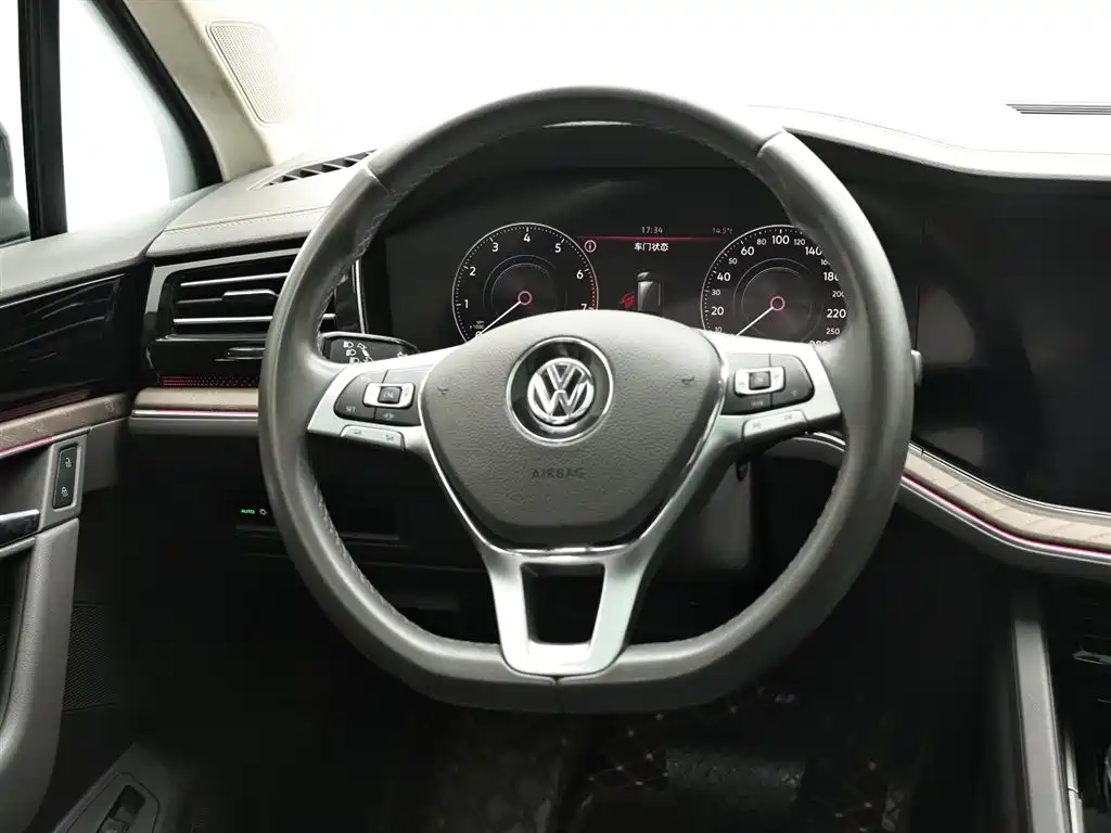 Volkswagen Touareg 2019 — фото 15