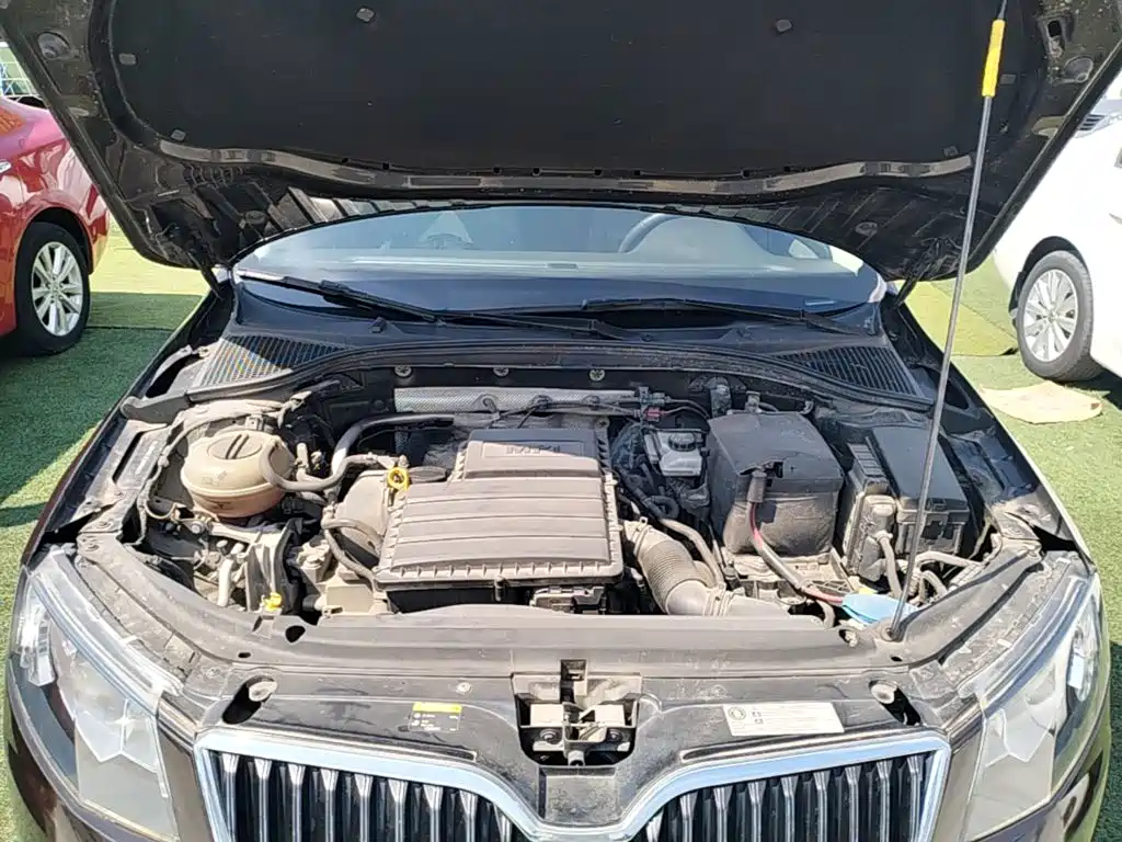 Skoda Octavia 2015 — фото 20