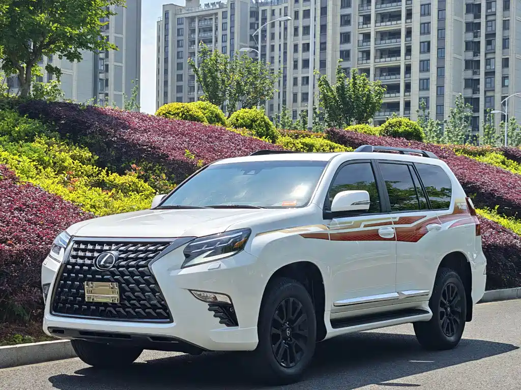 Lexus GX 2023 — фото 1