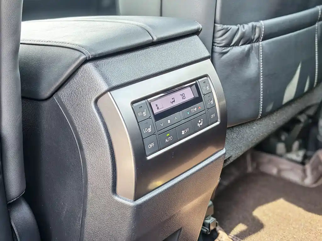 Lexus GX 2023 — фото 11