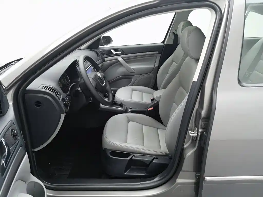 Skoda Octavia 2012 — фото 10