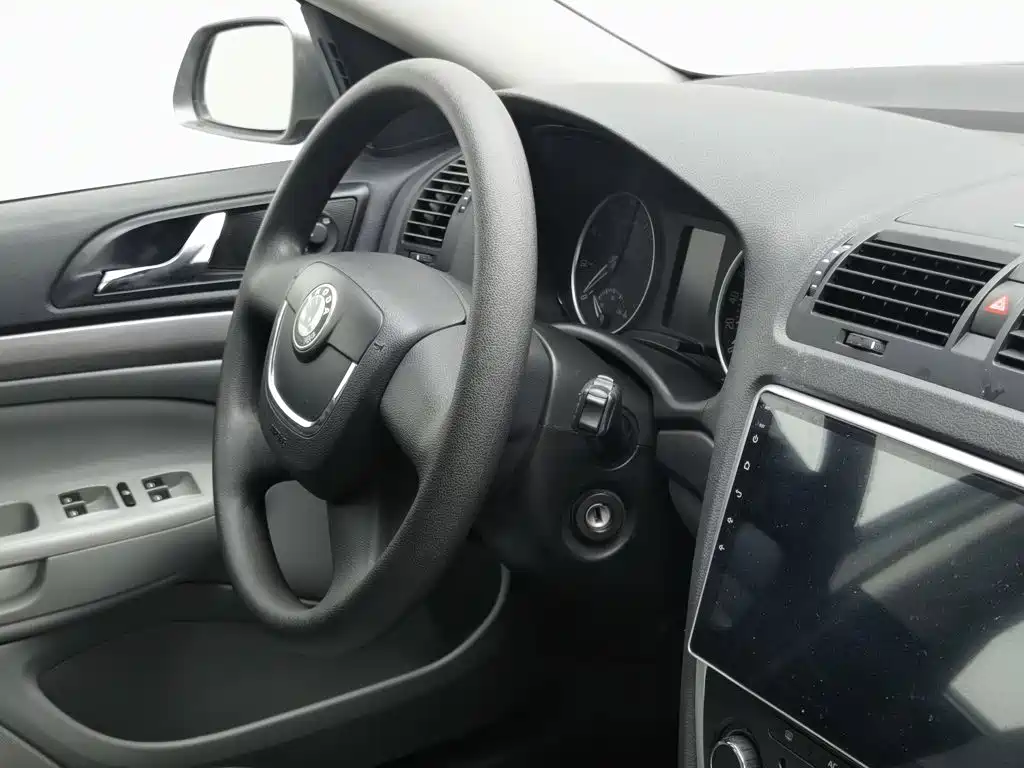 Skoda Octavia 2012 — фото 22