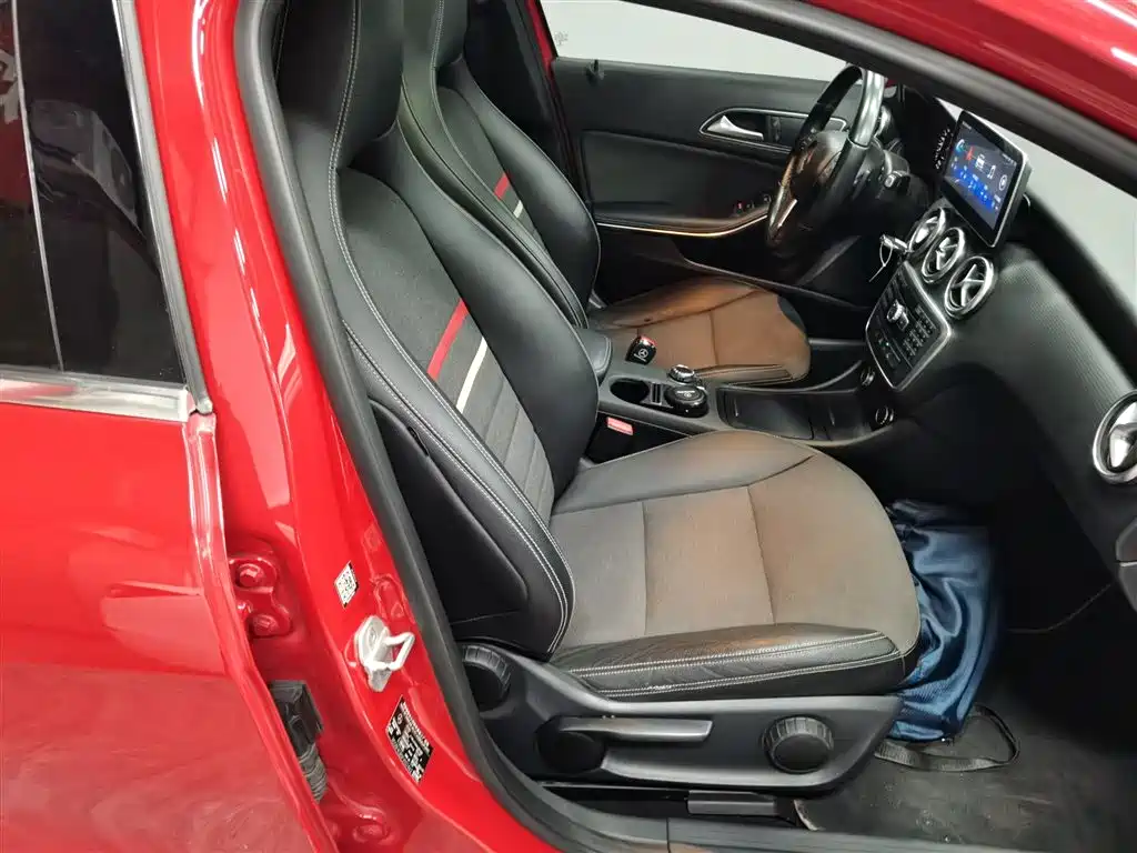 Mercedes-Benz A-Class 2015 — фото 25