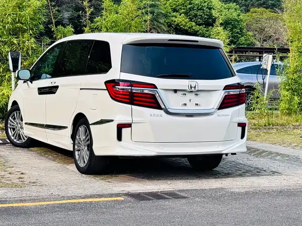 Honda Elysion 2017