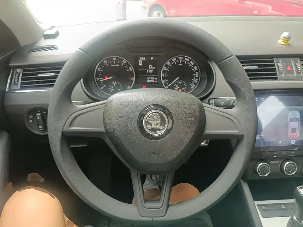 Skoda Octavia 2016 — фото 11
