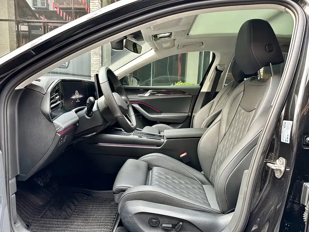 Volkswagen Magotan 2025