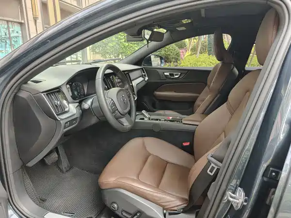 Volvo S60 2022
