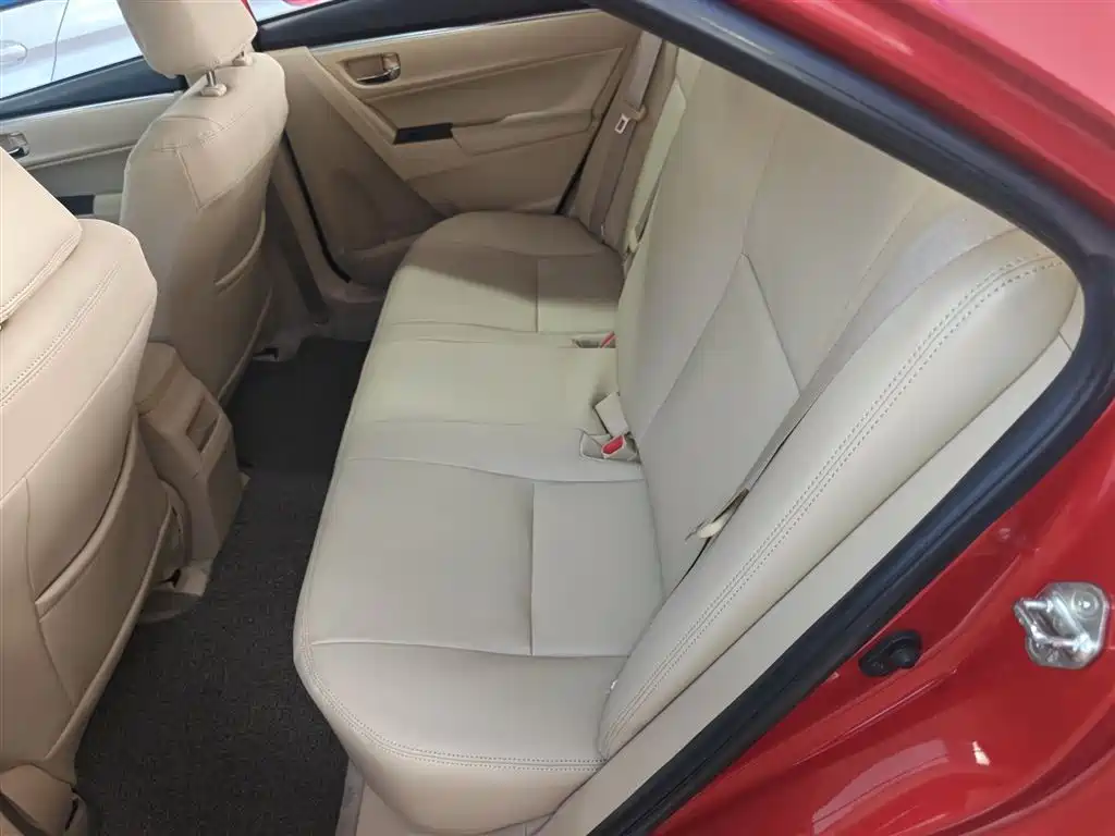 Toyota Corolla 2015 — фото 17