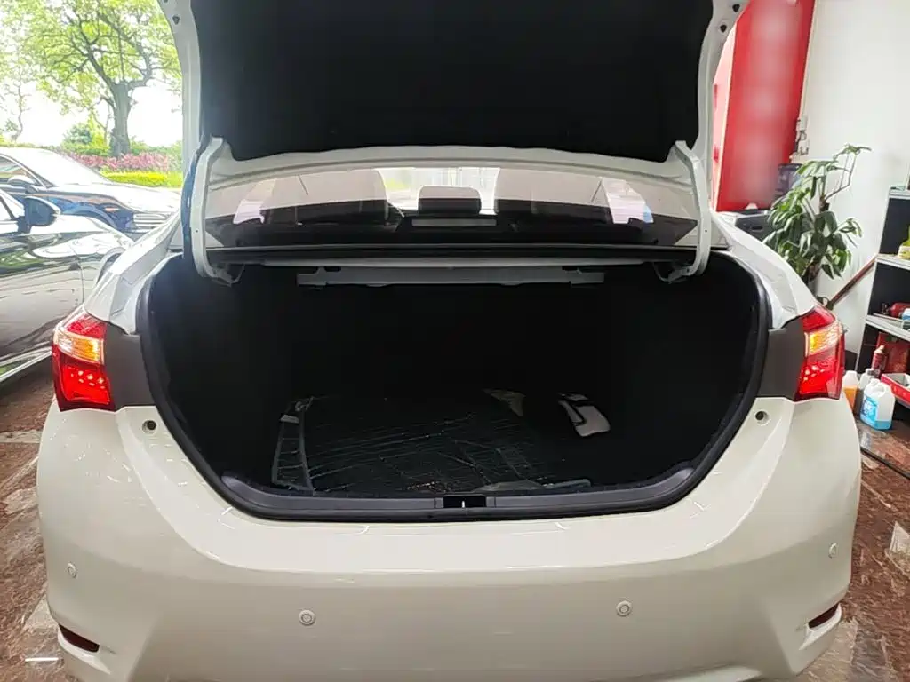 Toyota Corolla 2017 — фото 19