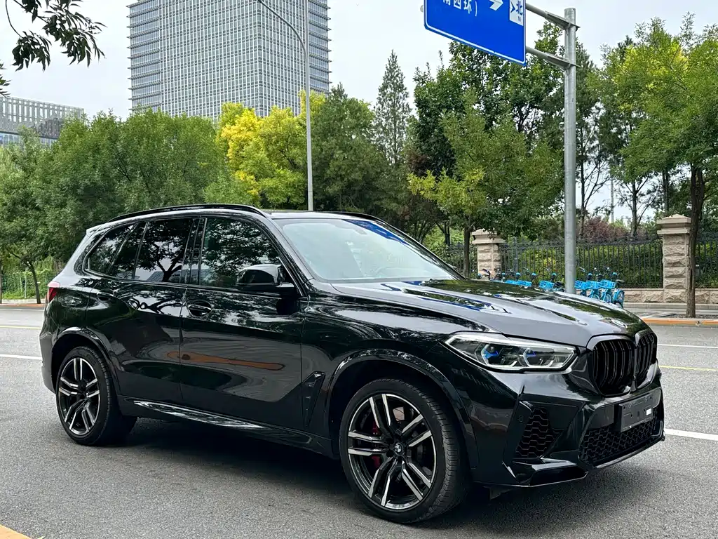 BMW X5 M 2021 — фото 21