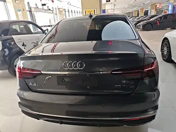 Audi A4L 2021