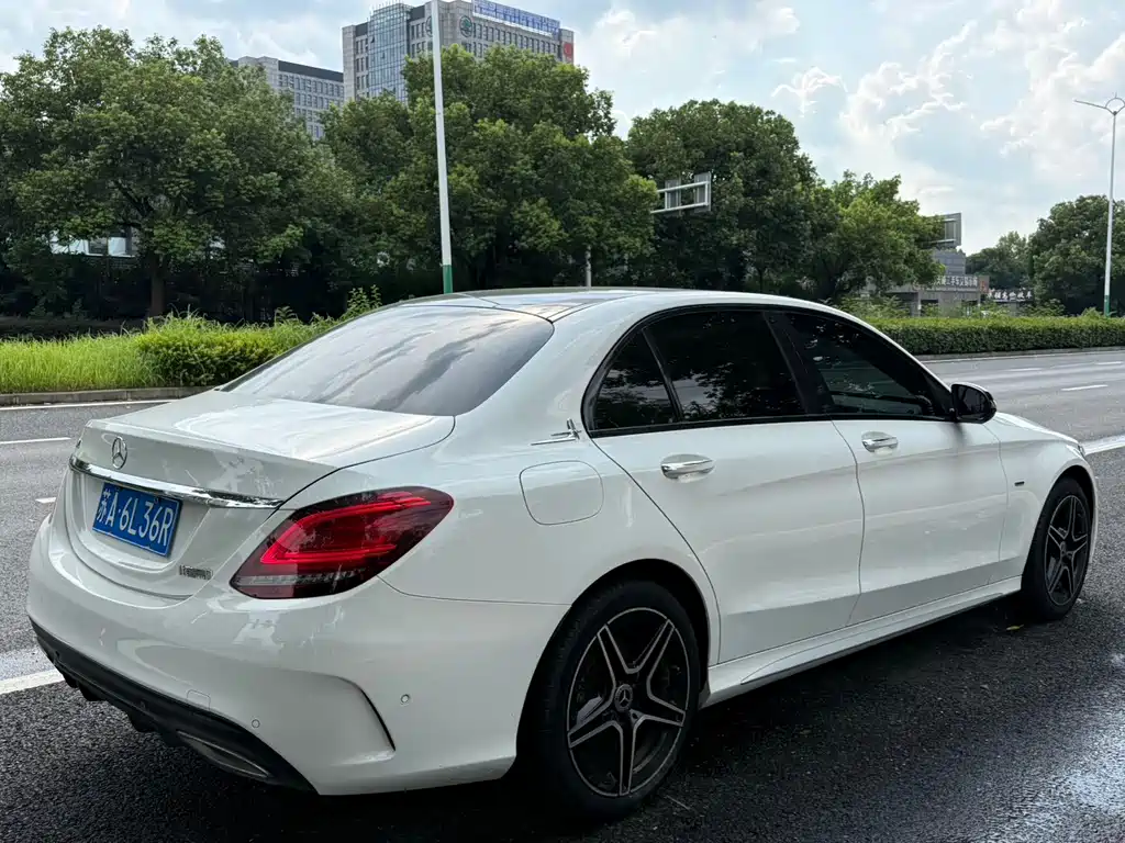 Mercedes-Benz C-Class 2021