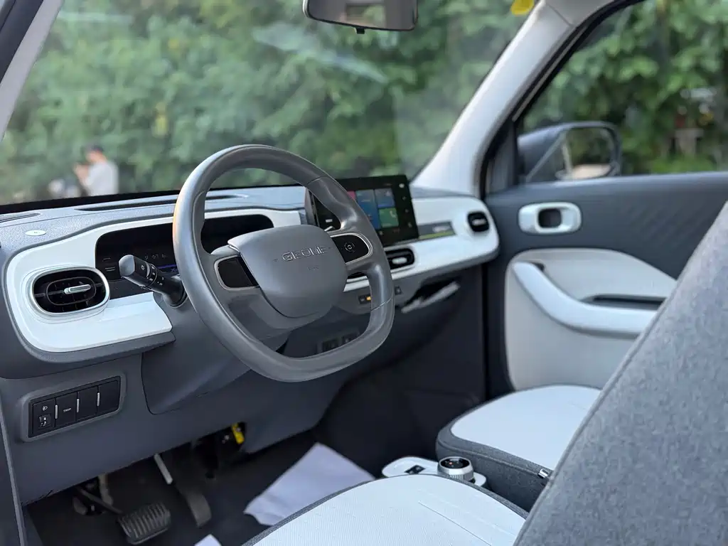Geely Galaxy Panda 2025 — фото 9