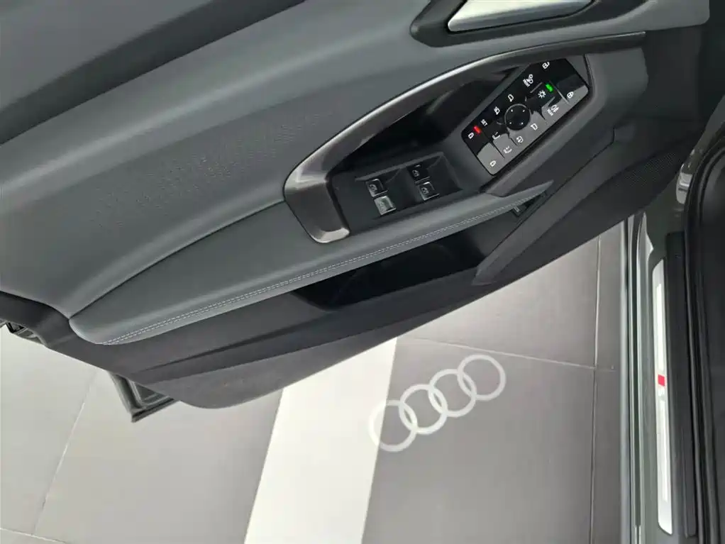 Audi Q5L 2026 — фото 17