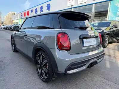 MINI MINI 2023