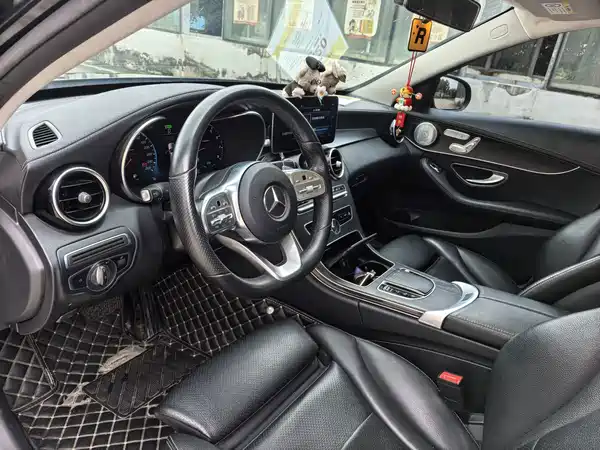 Mercedes-Benz C-Class 2021