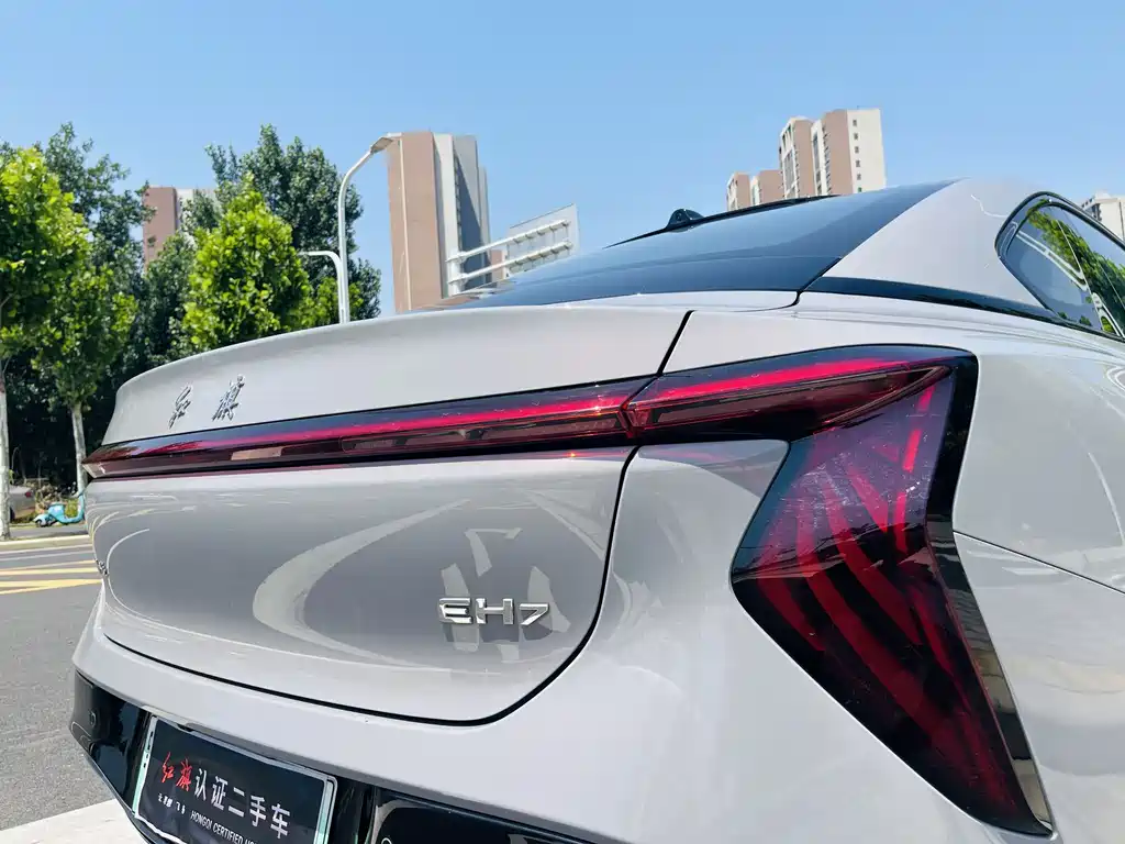 Hongqi EH7 2025 — фото 26