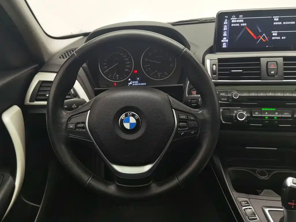 BMW 1 Series 2016 — фото 11