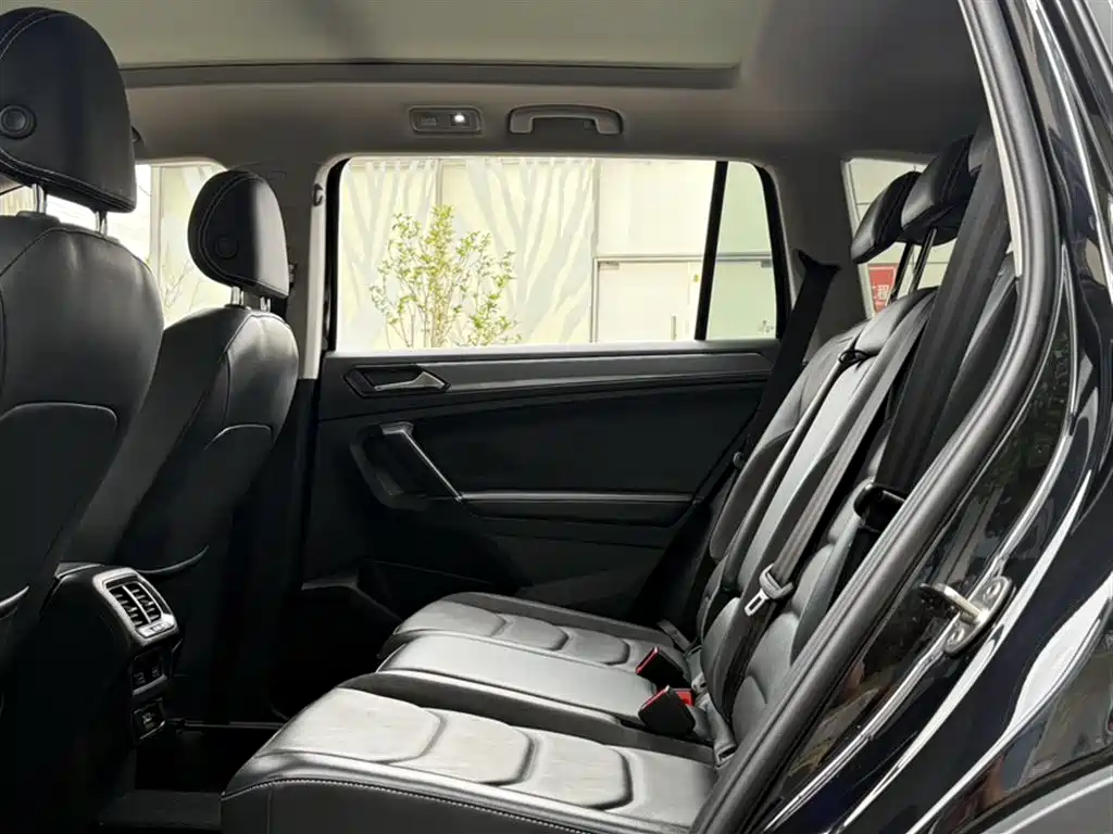 Volkswagen Tiguan L 2020 — фото 16