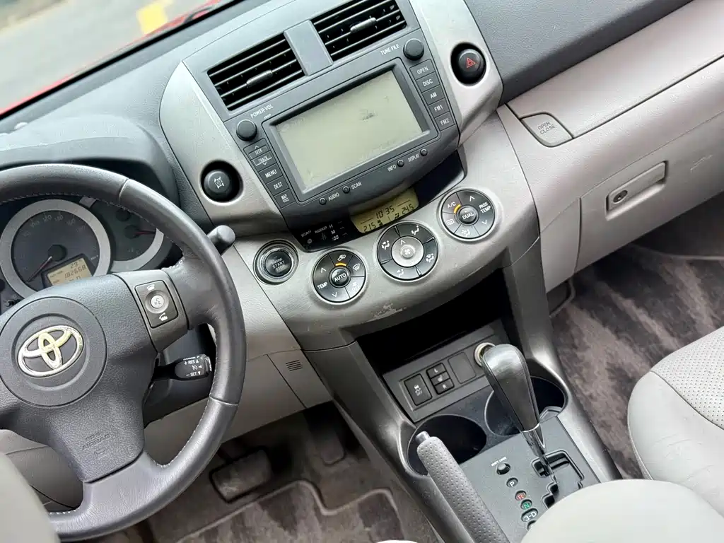 Toyota RAV4 2009 — фото 17